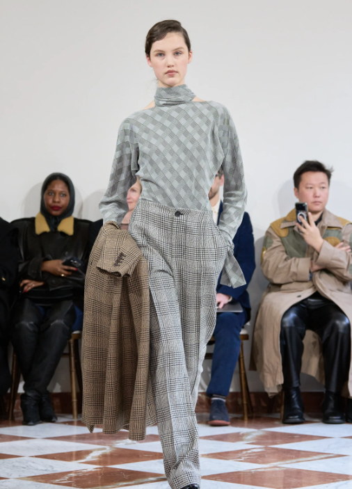 Houndstooth, top to toe