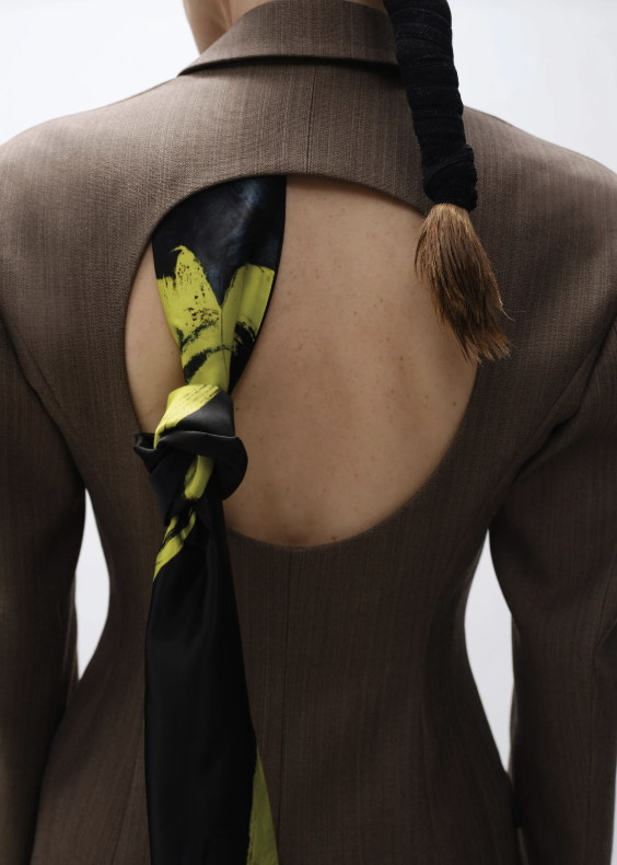 The back, knotted